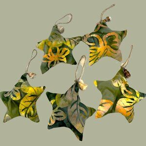 Star Christmas Ornament, Multicolor Hawaiian Print w/Seashell Handmade Set/5 NWT